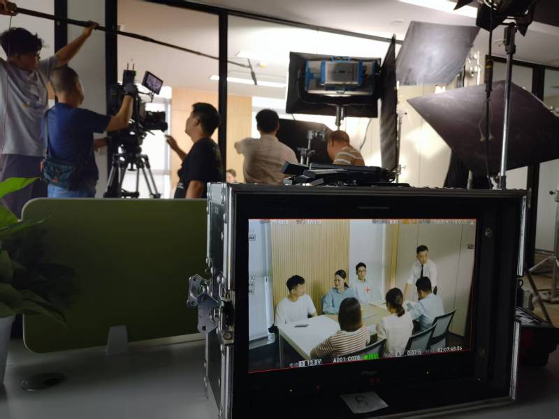 翁牛特旗TVC拍摄公司：科技产品视觉化大师，诠释未来感与功能美学
